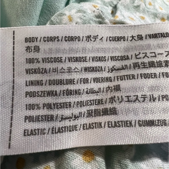 Hollister Romper Off-the-Shoulder Floral Daisies Size Medium - Picture 10 of 15